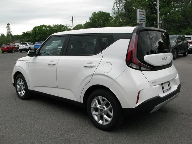 2025 Kia Soul LX — photo