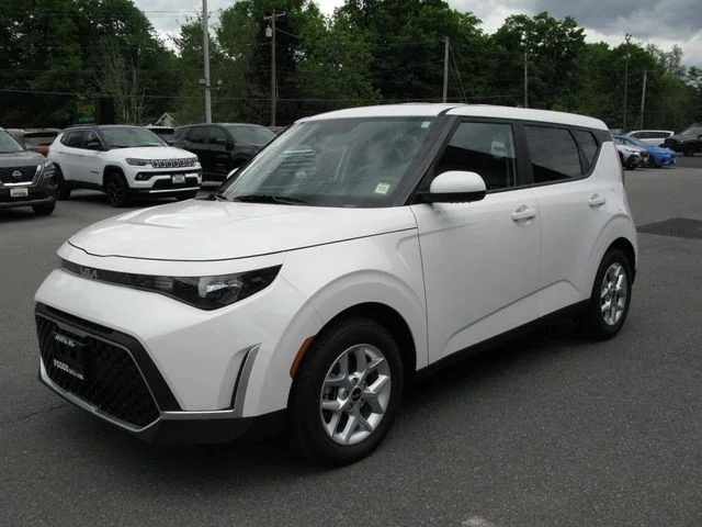 2025 Kia Soul LX — photo