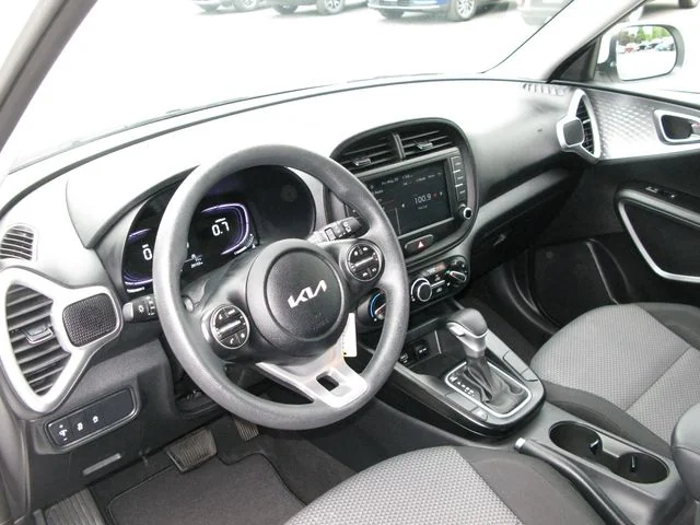 2025 Kia Soul LX — photo
