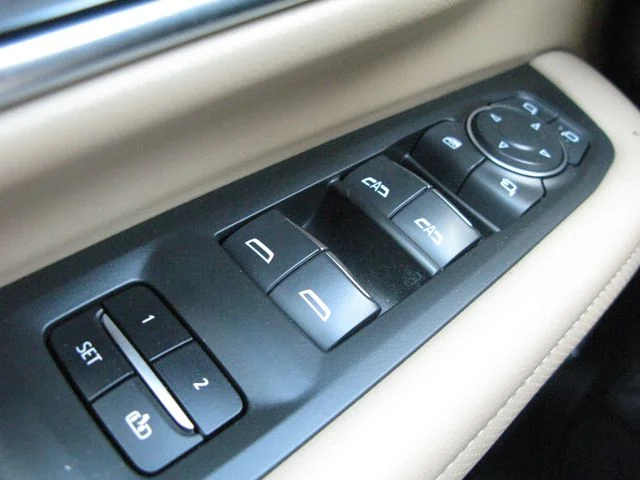 2022 Chevrolet Tahoe Premier — photo
