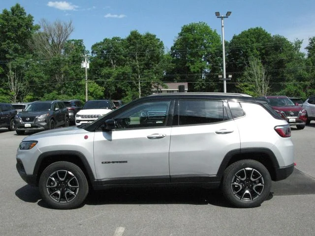 2025 Jeep Compass Trailhawk — photo
