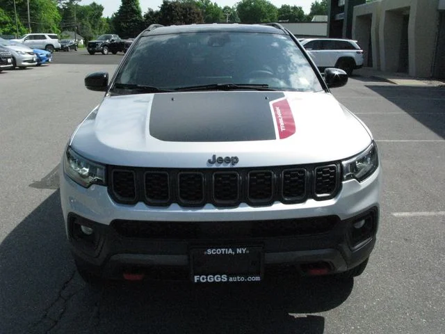 2025 Jeep Compass Trailhawk — photo