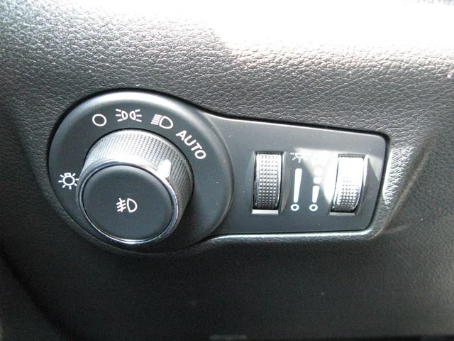 2025 Jeep Compass Trailhawk — photo