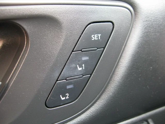 2023 Nissan Rogue SL — photo