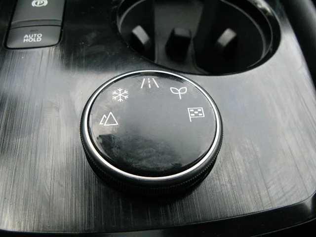 2023 Nissan Rogue SL — photo