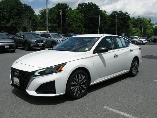 2025 Nissan Altima 2.5 SV — photo