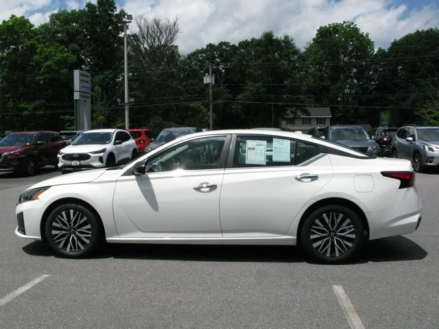 2025 Nissan Altima 2.5 SV — photo