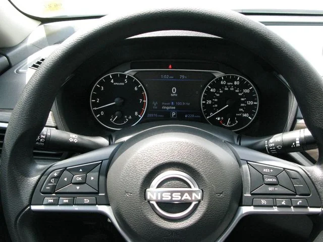 2025 Nissan Altima 2.5 SV — photo