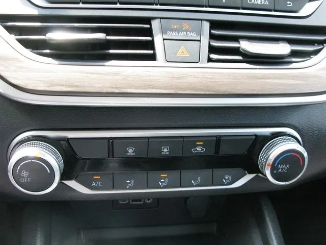 2025 Nissan Altima 2.5 SV — photo