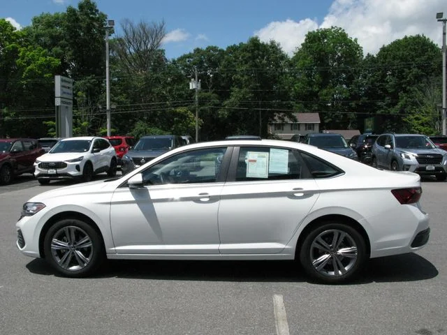 2023 Volkswagen Jetta SE — photo