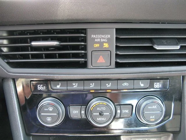 2023 Volkswagen Jetta SE — photo
