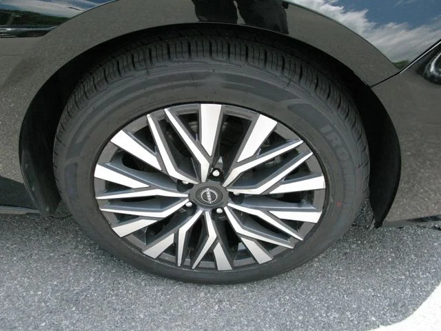 2025 Nissan Altima 2.5 SV — photo