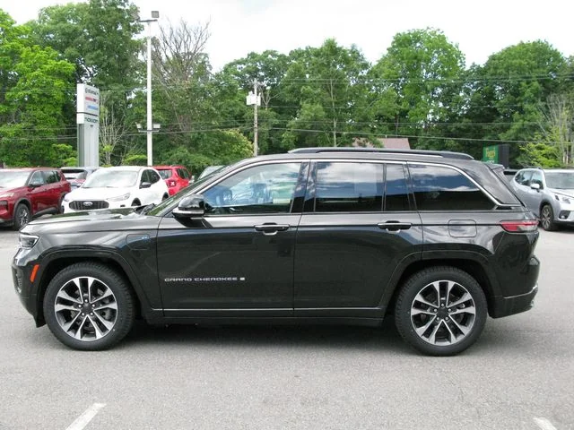 2023 Jeep Grand Cherokee Overland 4xe — photo