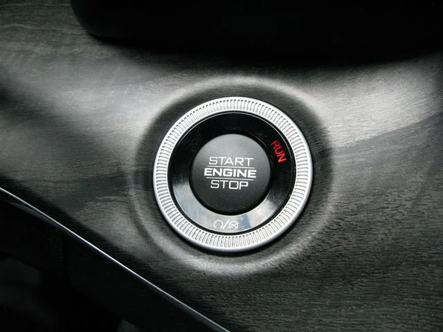 2023 Jeep Grand Cherokee Overland 4xe — photo