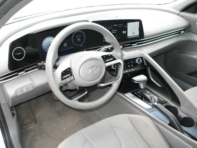 2024 Hyundai ELANTRA SEL — photo