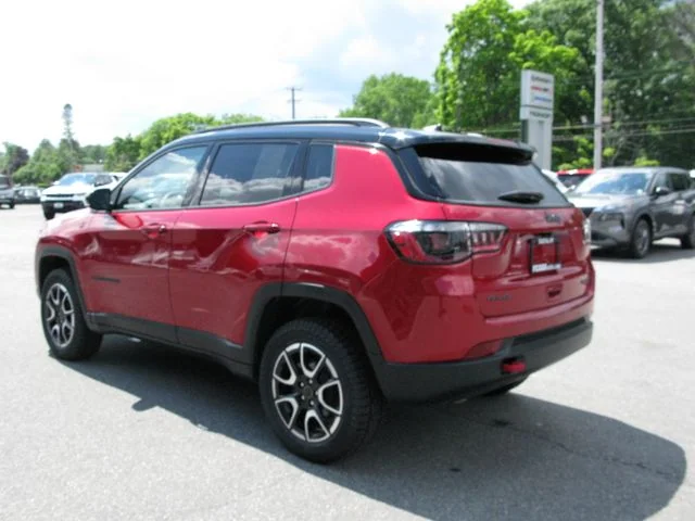 2025 Jeep Compass Trailhawk — photo