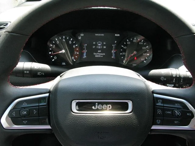 2025 Jeep Compass Trailhawk — photo