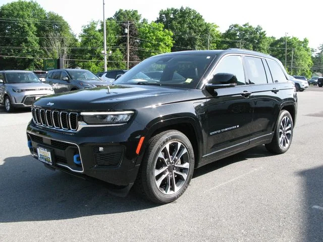 2023 Jeep Grand Cherokee Overland 4xe — photo