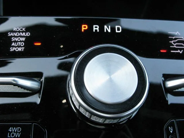 2023 Jeep Grand Cherokee Overland 4xe — photo