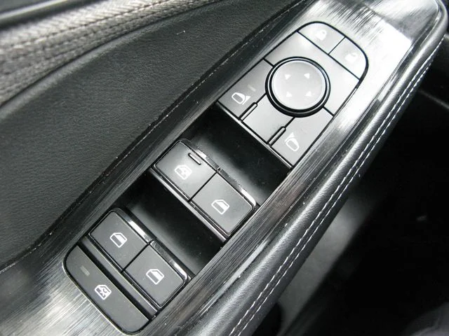 2023 Nissan Rogue SV — photo