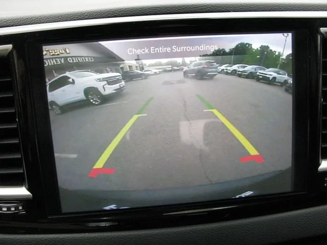 2023 Chrysler Pacifica Touring L — photo