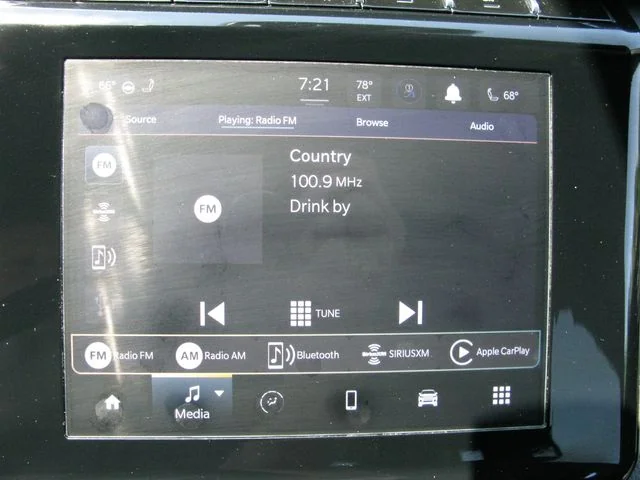2023 Jeep Grand Cherokee Altitude — photo