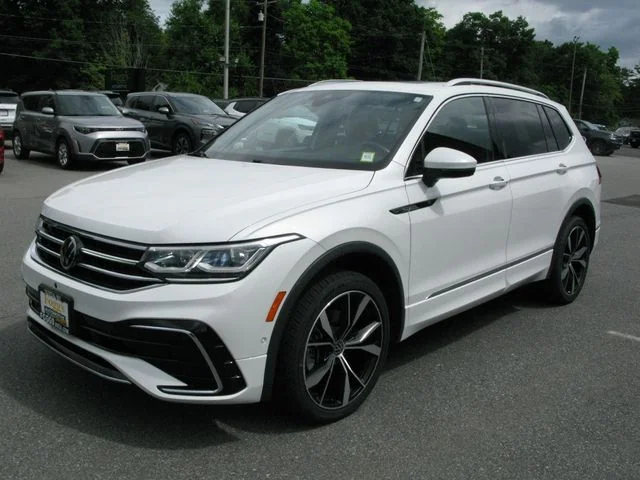 2022 Volkswagen Tiguan SEL R-Line 4Motion — photo