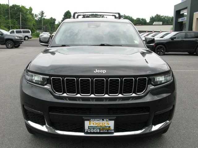 2023 Jeep Grand Cherokee L Limited — photo