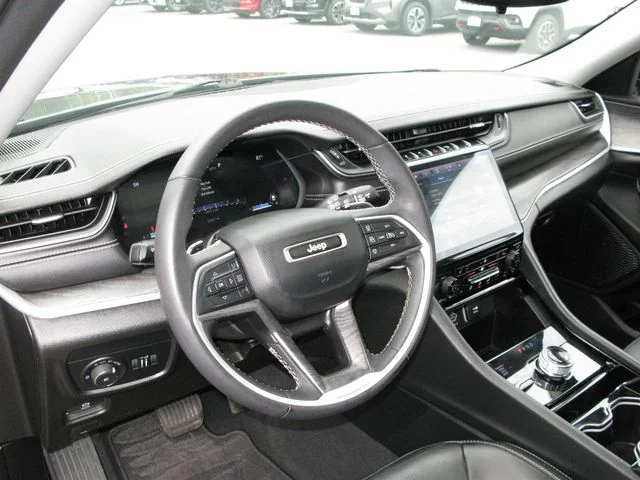 2023 Jeep Grand Cherokee L Limited — photo