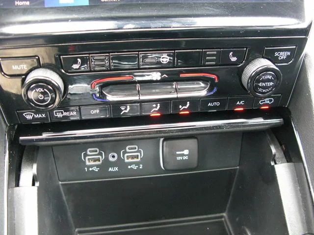 2023 Jeep Grand Cherokee L Limited — photo