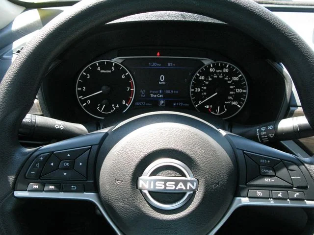 2024 Nissan Altima 2.5 SV — photo