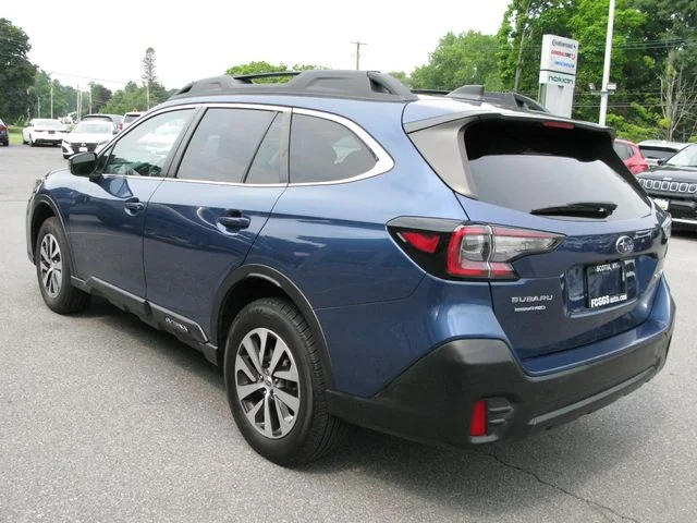 2022 Subaru Outback Premium — photo
