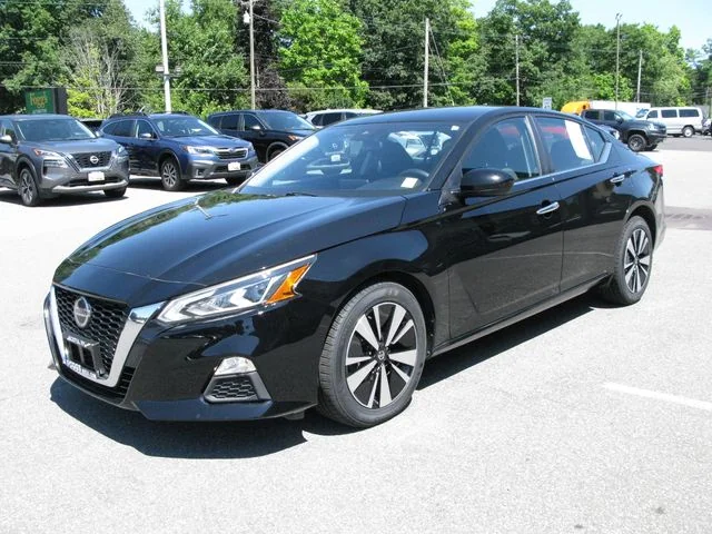 2022 Nissan Altima 2.5 SV — photo