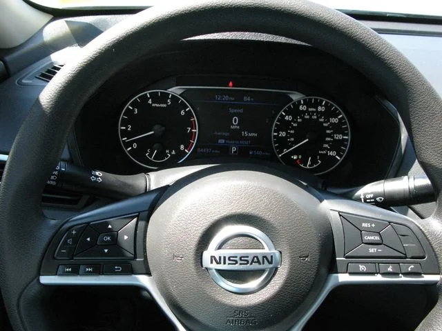 2022 Nissan Altima 2.5 SV — photo
