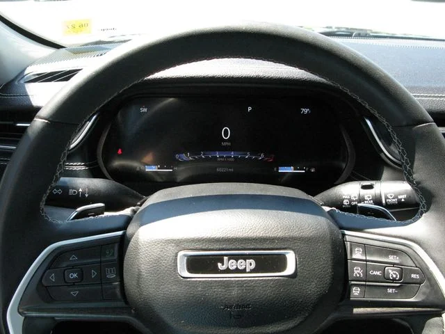 2023 Jeep Grand Cherokee Limited — photo