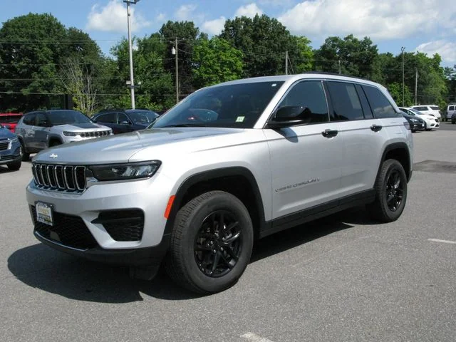 2024 Jeep Grand Cherokee Laredo X — photo