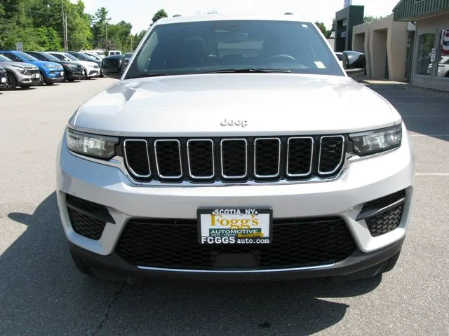 2024 Jeep Grand Cherokee Laredo X — photo