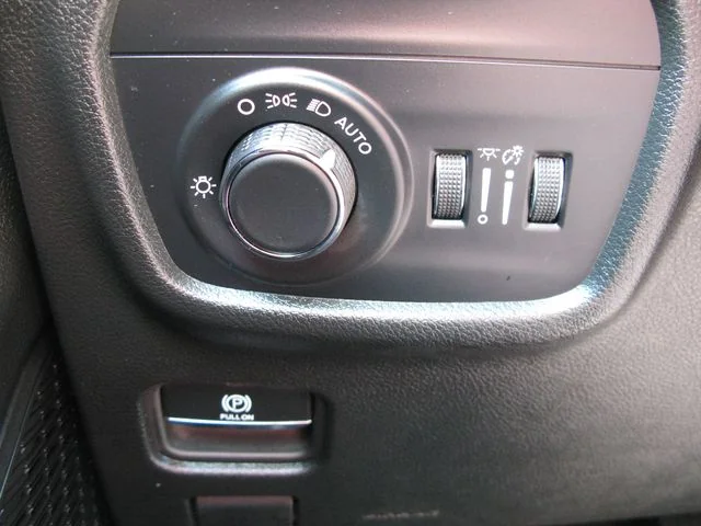 2024 Jeep Grand Cherokee Laredo X — photo
