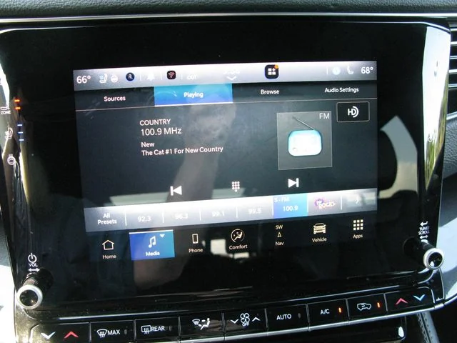2023 Jeep Wagoneer Base — photo