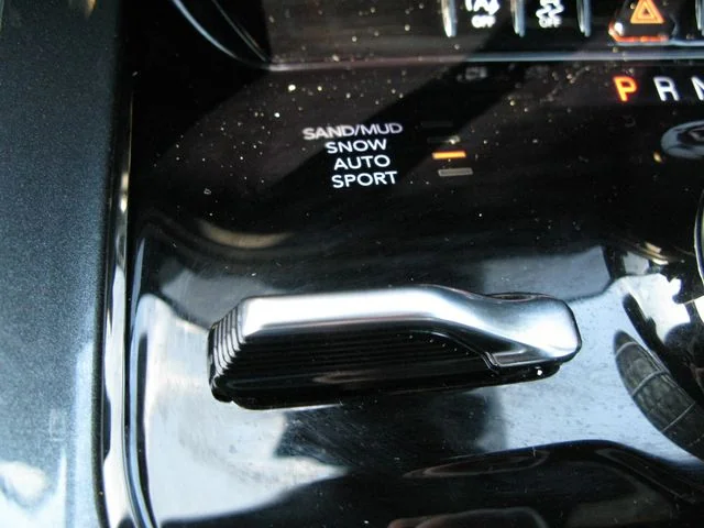 2023 Jeep Wagoneer Base — photo
