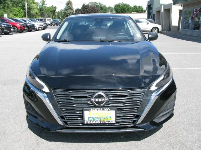 2025 Nissan Altima 2.5 SV — photo