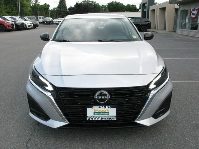 2024 Nissan Altima 2.5 SV — photo