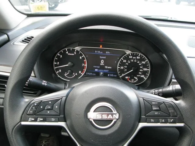 2024 Nissan Altima 2.5 SV — photo