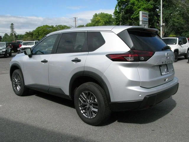 2024 Nissan Rogue S — photo