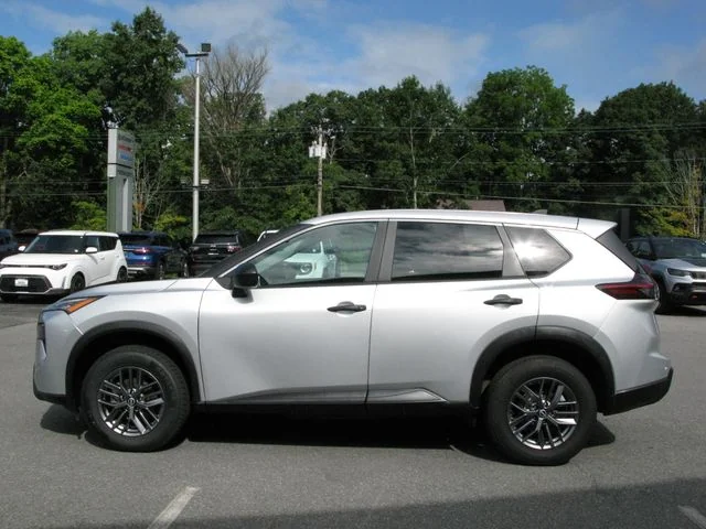 2024 Nissan Rogue S — photo