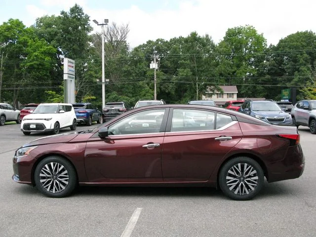 2024 Nissan Altima 2.5 SV — photo