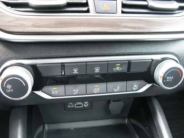 2024 Nissan Altima 2.5 SV — photo