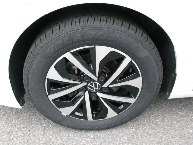 2024 Volkswagen Jetta S — photo