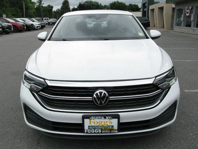 2024 Volkswagen Jetta S — photo