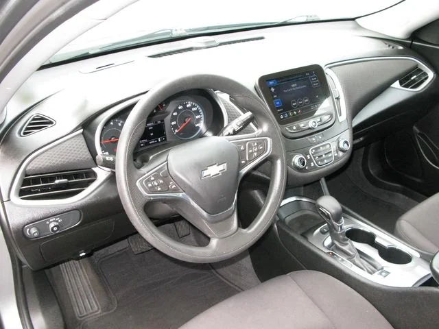 2024 Chevrolet Malibu LT — photo